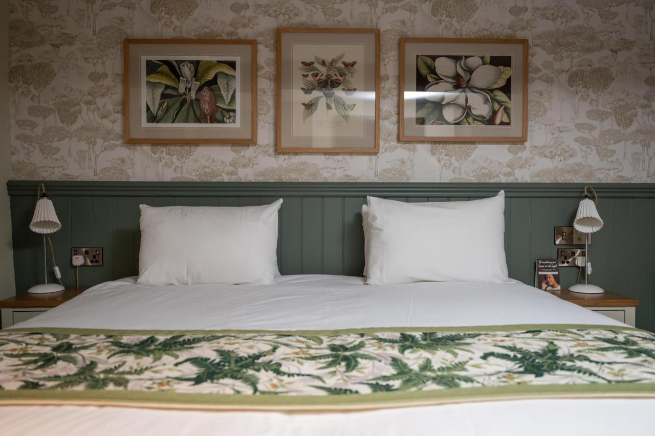 Rockingham Arms By Greene King Inns Wentworth  Экстерьер фото
