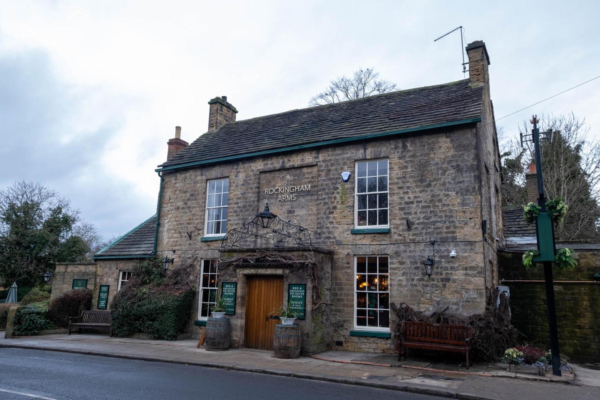 Rockingham Arms By Greene King Inns Wentworth  Экстерьер фото