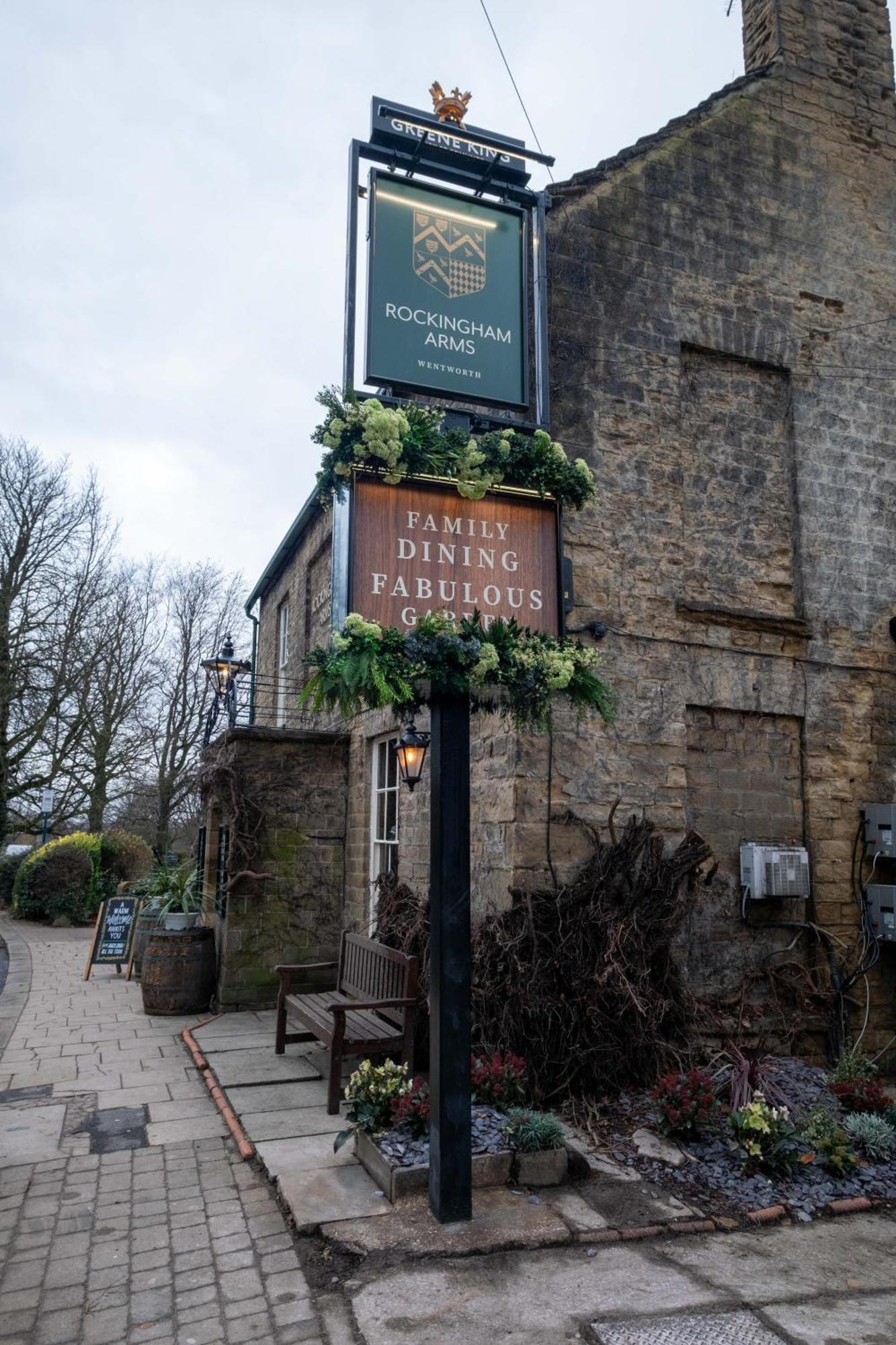 Rockingham Arms By Greene King Inns Wentworth  Экстерьер фото