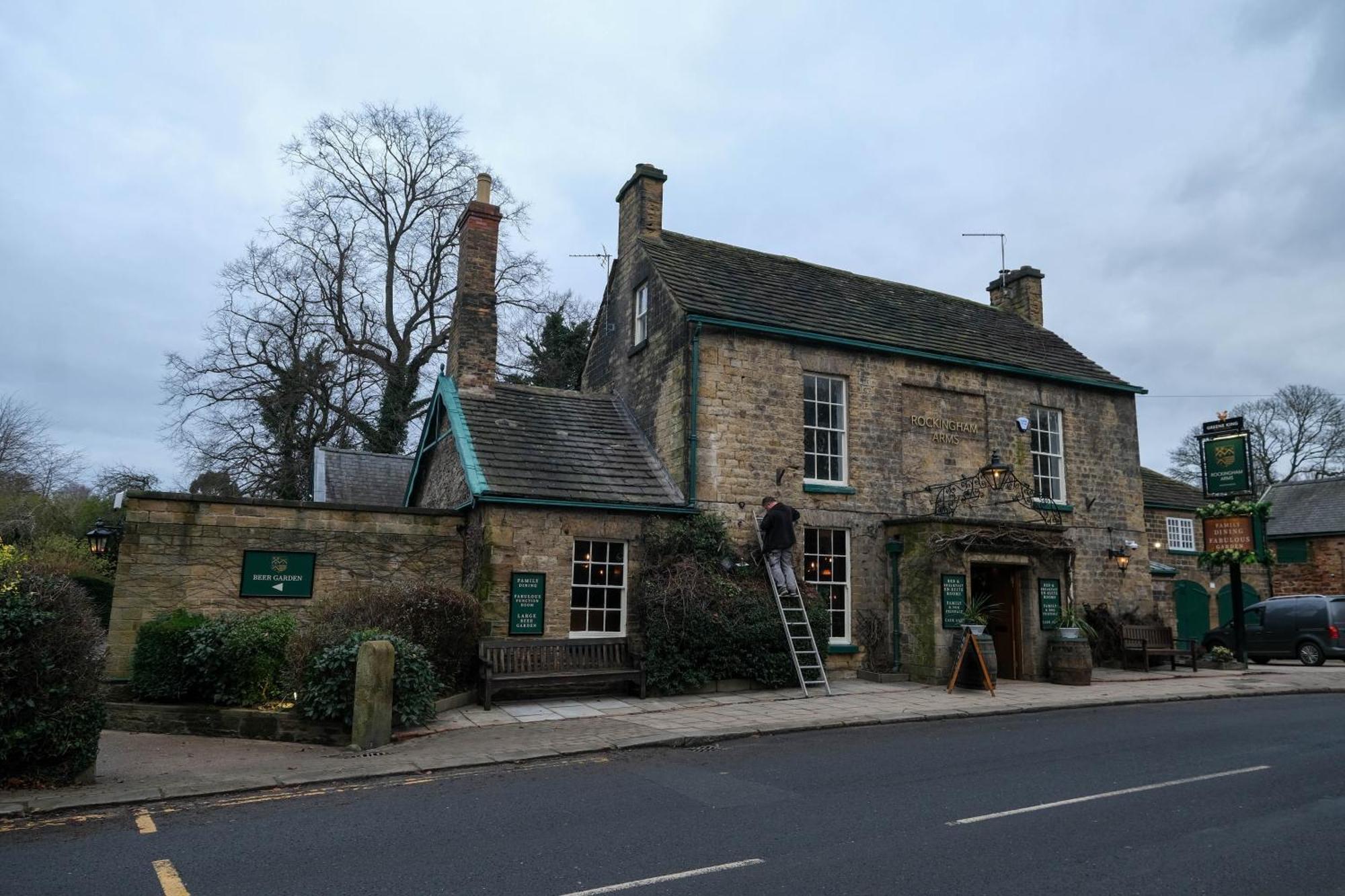 Rockingham Arms By Greene King Inns Wentworth  Экстерьер фото
