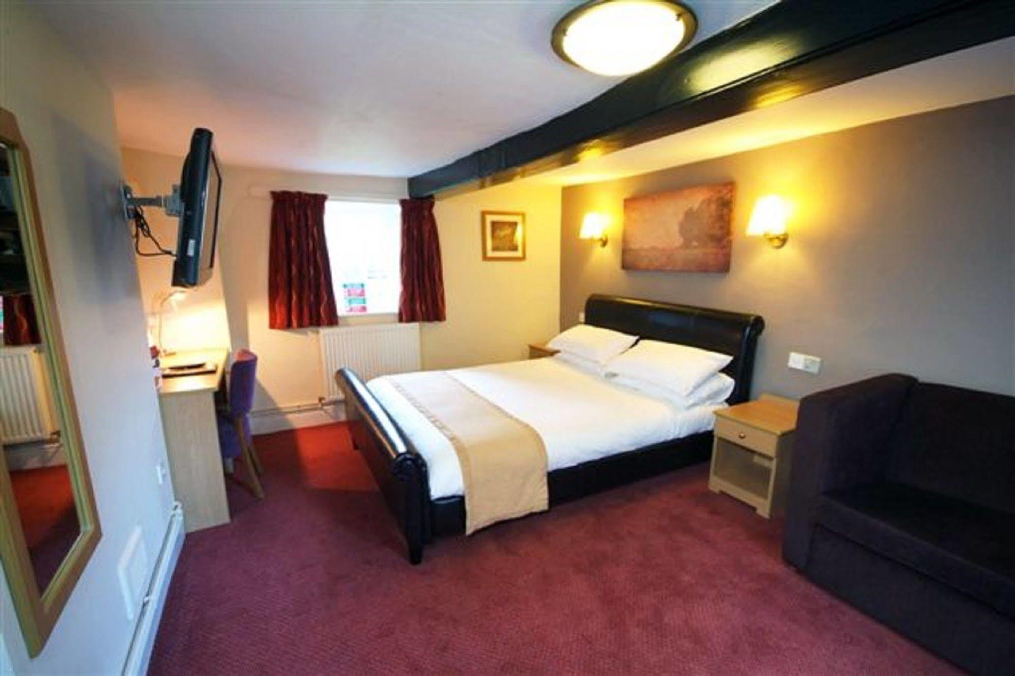 Rockingham Arms By Greene King Inns Wentworth  Экстерьер фото